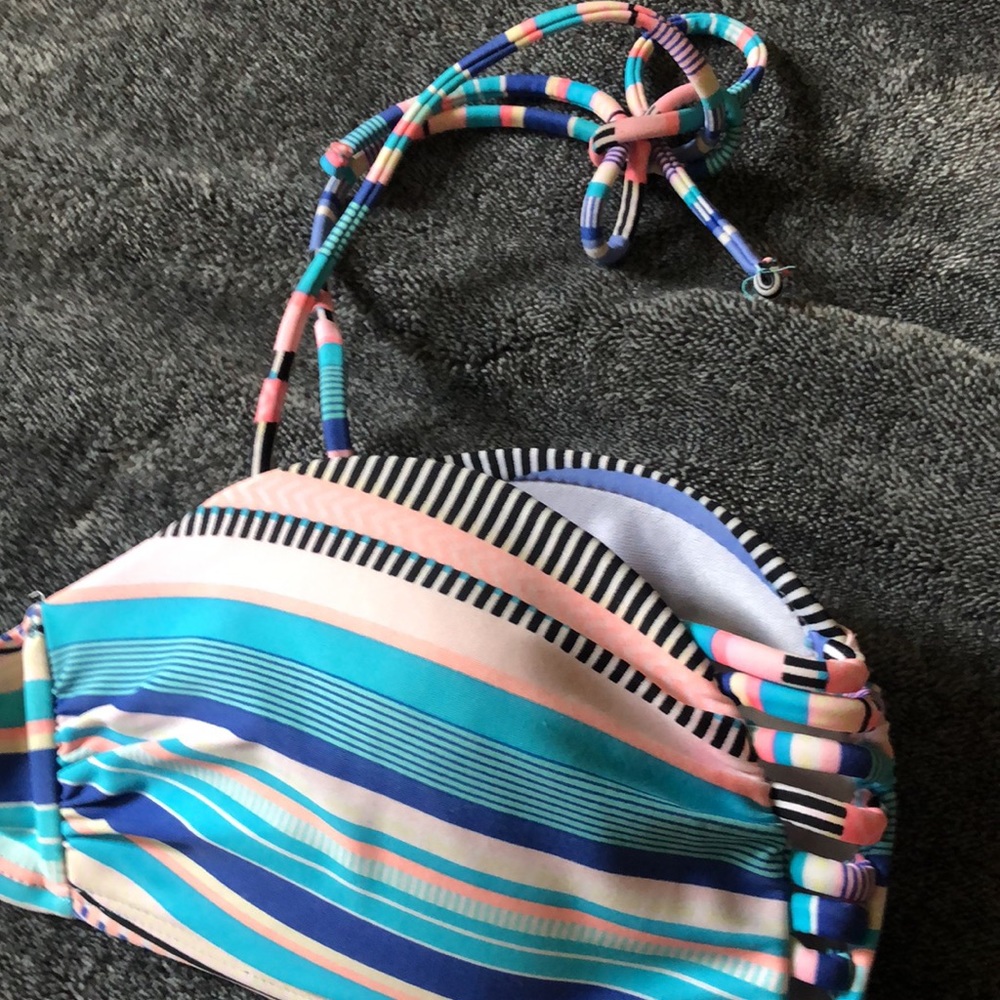 Swimsuit top - Picture 3 of 3